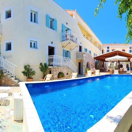 Kastro Hotel Spétses Екстериор снимка