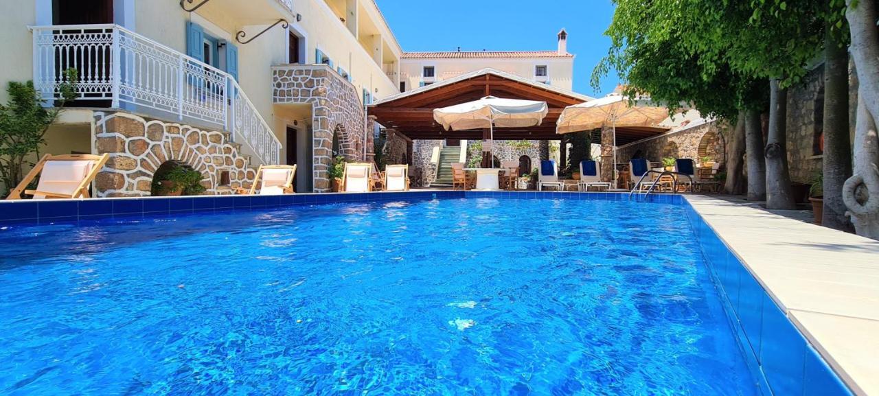 Kastro Hotel Spétses Екстериор снимка