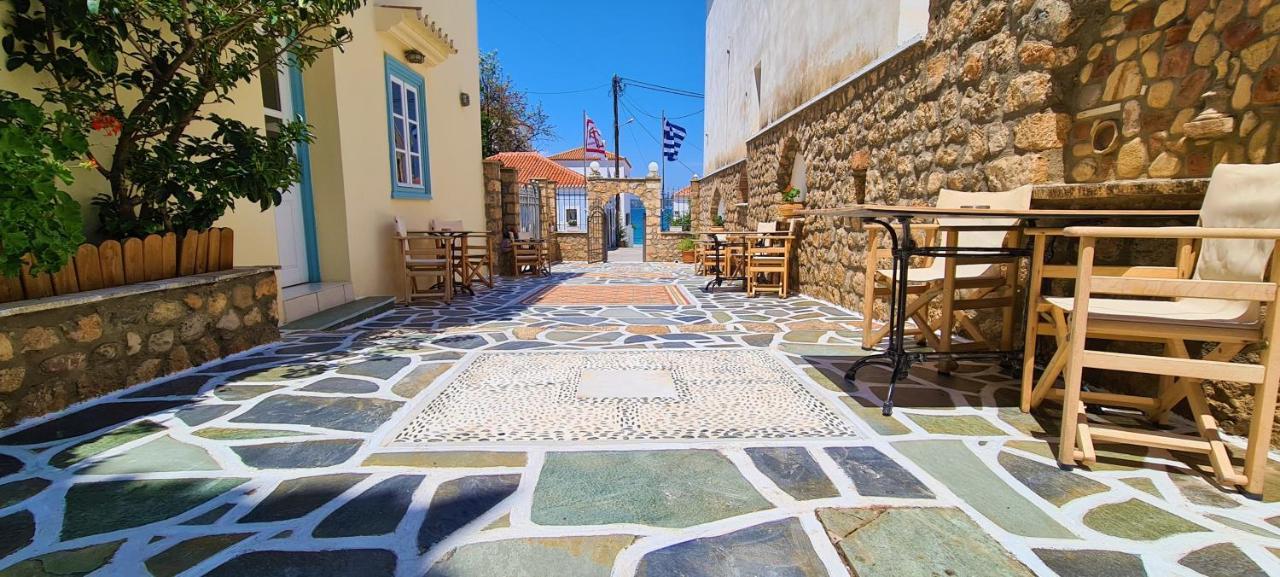 Kastro Hotel Spétses Екстериор снимка