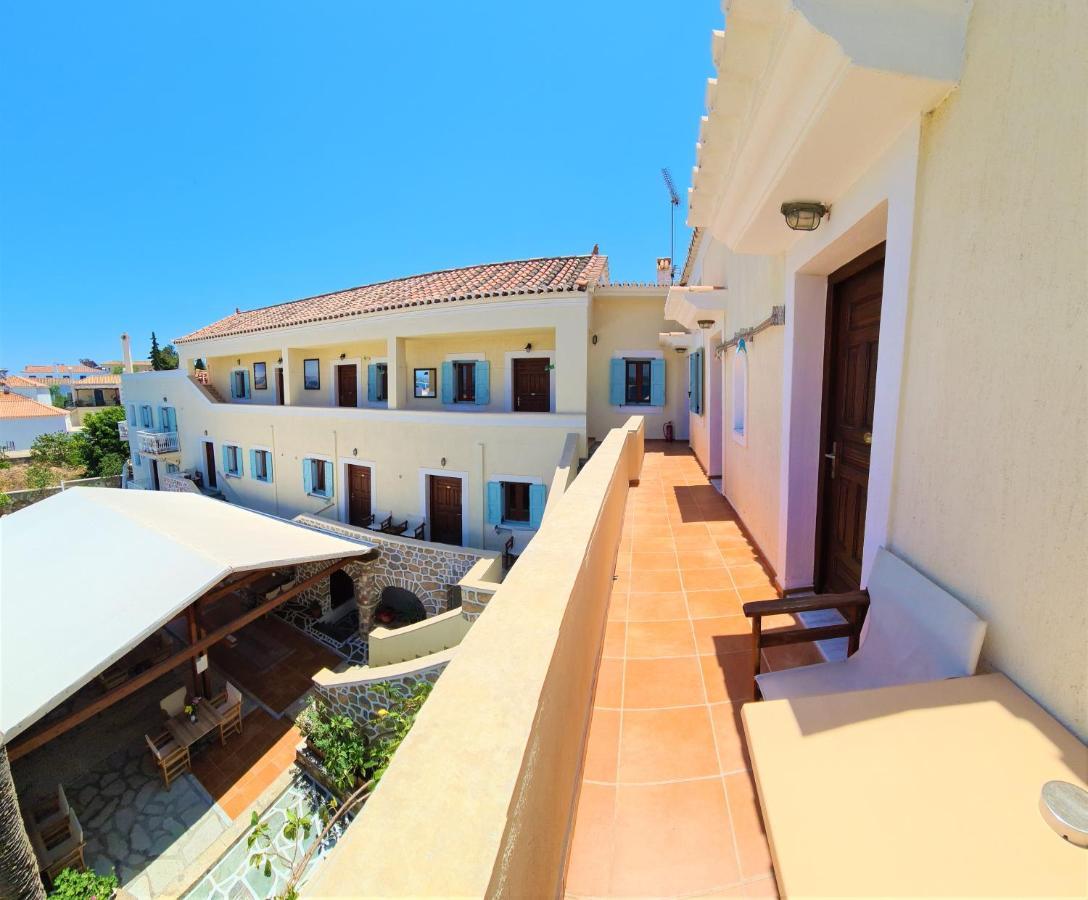 Kastro Hotel Spétses Екстериор снимка