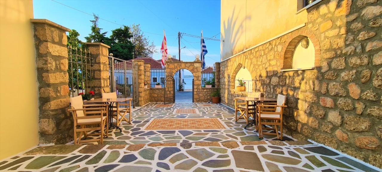 Kastro Hotel Spétses Екстериор снимка