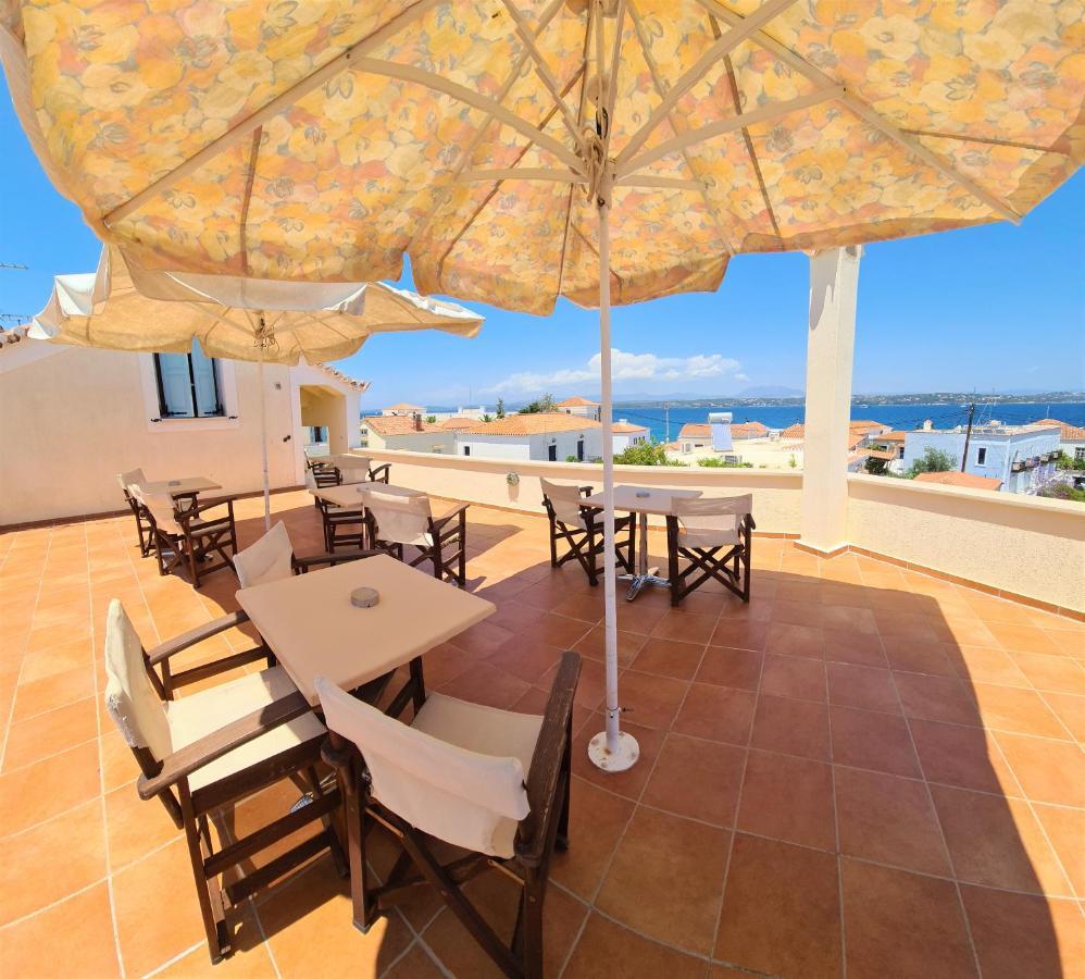 Kastro Hotel Spétses Екстериор снимка
