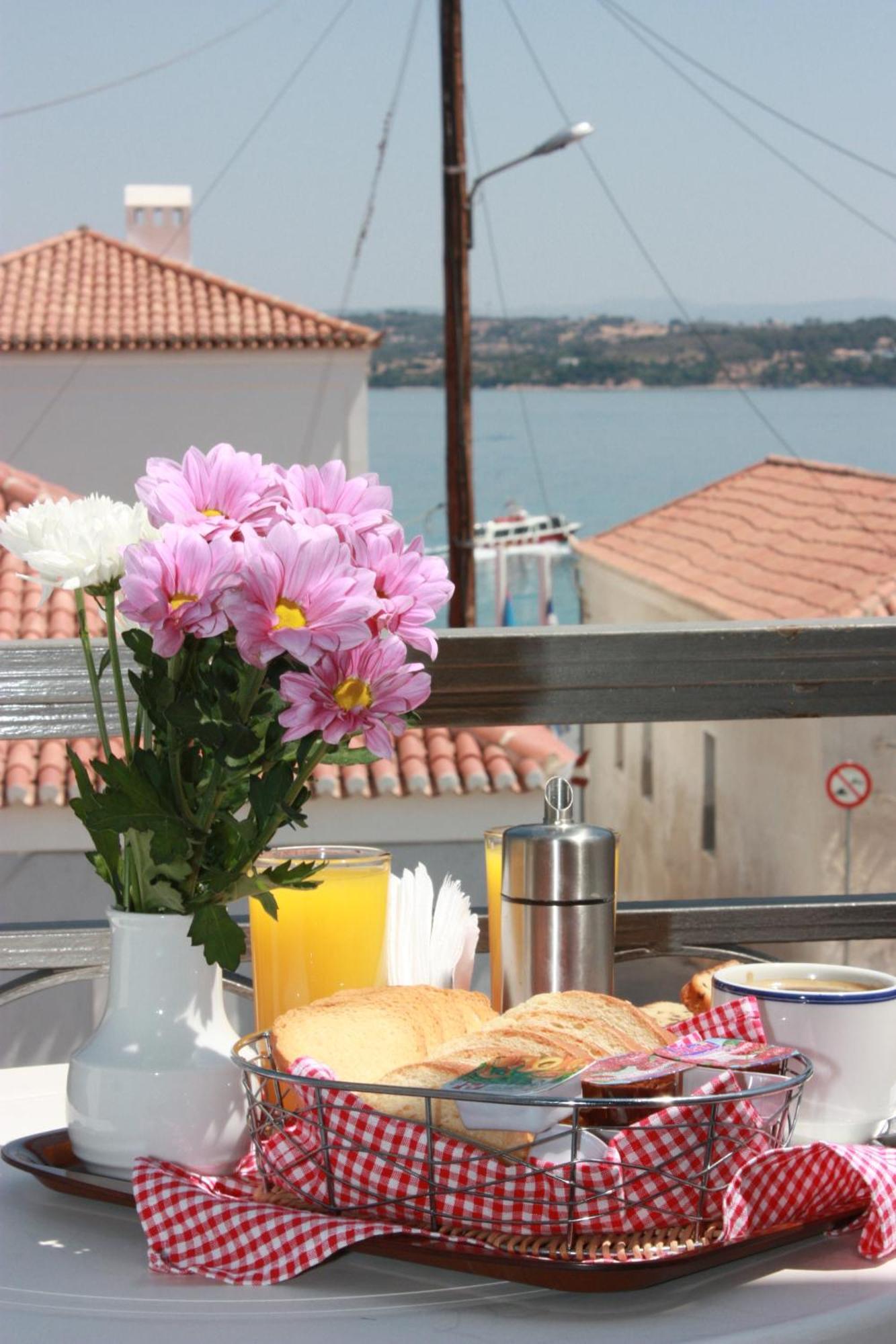 Kastro Hotel Spétses Екстериор снимка
